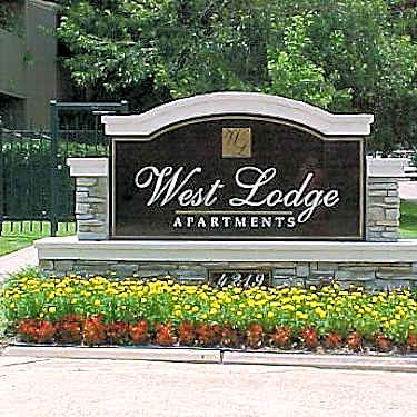 West Lodge 4219 West Baker Road Baytown Tx Apartments For Rent Rent Com