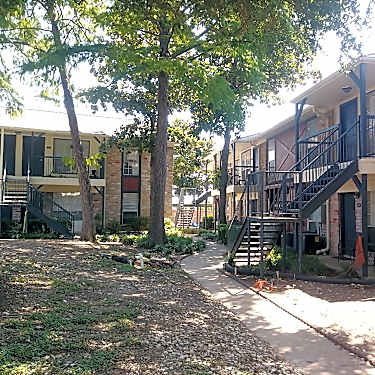 The Colony Of San Marcos 1631 Aqrna Sprgs Dr San Marcos Tx Apartments For Rent Rent Com