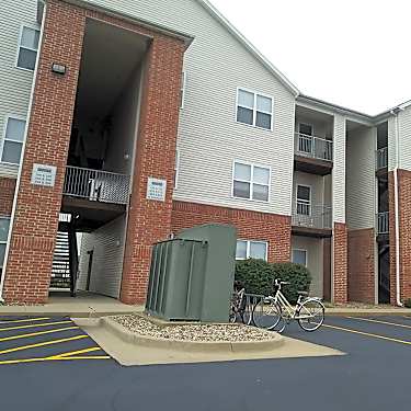 College Station Apartments 9 Traders Cir Normal Il Apartments