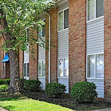 Hartford At Anchor Point 541 Randolph Road Newport News Va Apartments For Rent Rent Com
