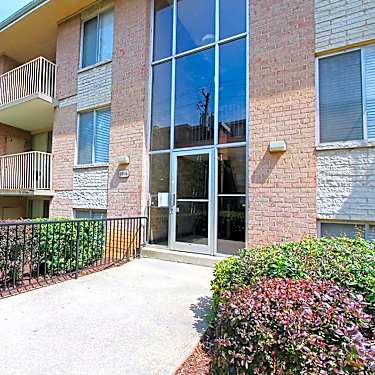 Fort Chaplin Park 4212 East Capitol Street Ne Washington Dc Apartments For Rent Rent Com