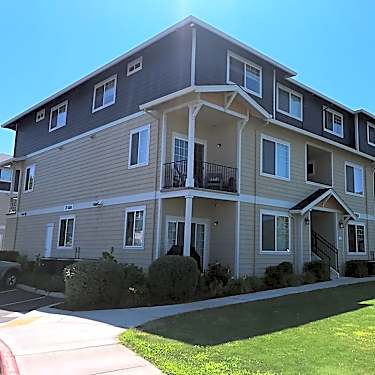 Charles Point Townhomes Apartments 171 Lowry Ln Medford Or