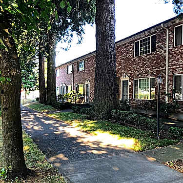 Barrington Square 7123 Se Powell Blvd Portland Or Apartments
