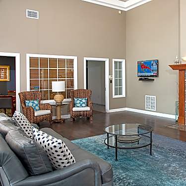 Lakeside Village 701 Lakeside Drive Lincoln Ne Apartments For