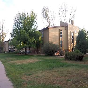 Village Green Apartments 1213 26th Ave Greeley Co Apartments