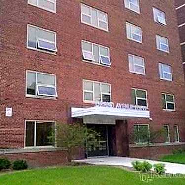 Grand Avenue Lofts 2905 W Wisconsin Avenue Milwaukee Wi Apartments For Rent Rent Com