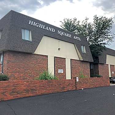 Highland Square Apartments 1322 N Woodlawn Suite 105 Wichita Ks Apartments For Rent Rent Com