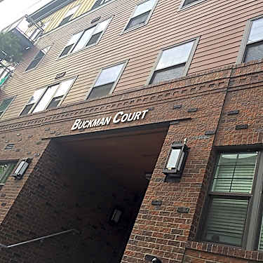 Buckman Court Apartments 1925 Se Morrison St Portland Or Apartments For Rent Rent Com