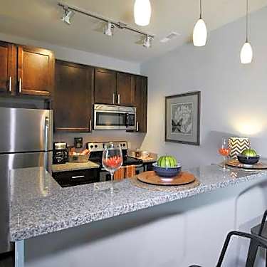Parkway Flats 807 Central Park Circle Kalamazoo Mi Apartments For Rent Rent Com