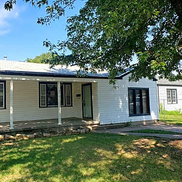 2701 N Estelle St 2701 N Estelle St Wichita Ks Houses For Rent Rent Com