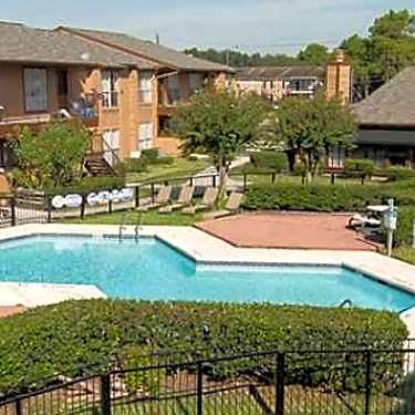 Ashford Stoneridge 10615 Beechnut Street Houston Tx Apartments For Rent Rent Com
