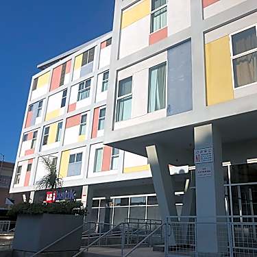 Metro Hollywood 1672 N Western Ave Los Angeles Ca Apartments For Rent Rent Com
