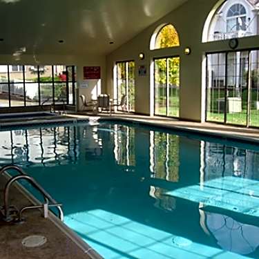 Brookwood Farms Apartments 200 Brookwood Drive South Lyon Mi Apartments For Rent Rent Com