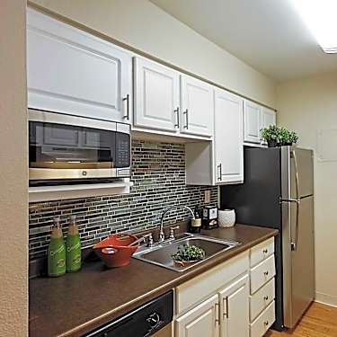 Avery Park Apartment Homes 9959 E Peakview Ave Englewood Co Apartments For Rent Rent Com