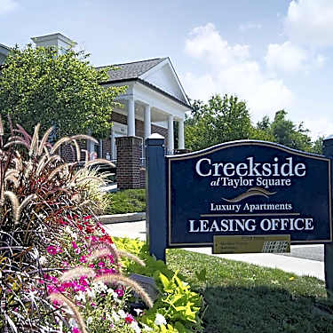 Creekside At Taylor Square 2422 Banks Edge Way Reynoldsburg Oh Apartments For Rent Rent Com