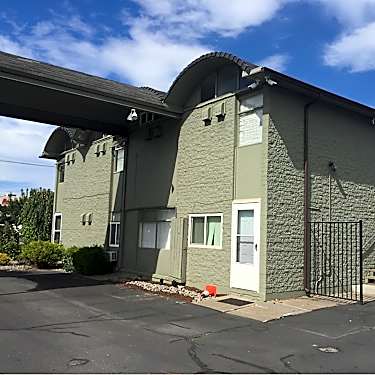High Lake Apartments 2660 Shasta Way Klamath Falls Or Apartments For Rent Rent Com