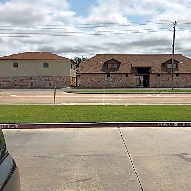 La Villa And Tanglewood Apartments 8109 Nw Gray Warr Ave