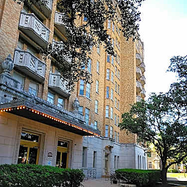 Aurora Apartments 509 Howard St San Antonio Tx Apartments For Rent Rent Com