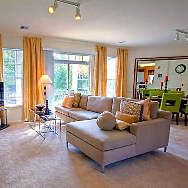 The Point At Pine Ridge 1 Avalon Pines Drive Coram Ny Apartments For Rent Rent Com