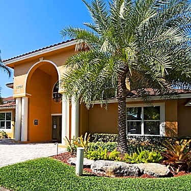 The Mirage 11701 Royal Palm Boulevard Coral Springs Fl Apartments For Rent Rent Com