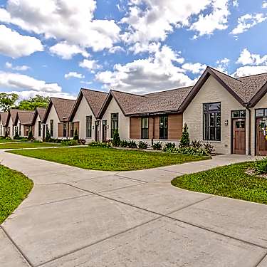 1633 On The Park 1633 W Bender Rd Glendale Wi Townhome For Rent Rent Com
