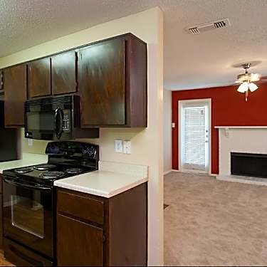 Arbor Creek 396 Southwest Parkway Lewisville Tx Apartments For Rent Rent Com