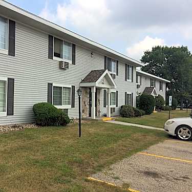 Country Park 301 S Westhaven Dr Oshkosh Wi Apartments For