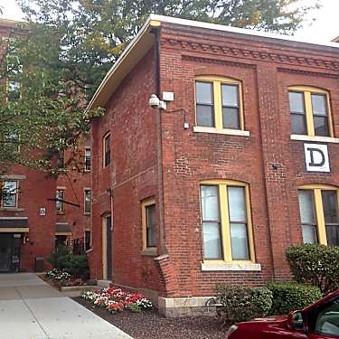 Schoolhouse Apartments 1 Enterprise Pl Waterbury Ct Apartments For Rent Rent Com