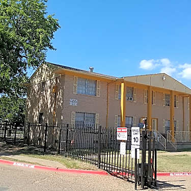 Stonewood Terrace 3872 Dixon Cir Dallas Tx Apartments For