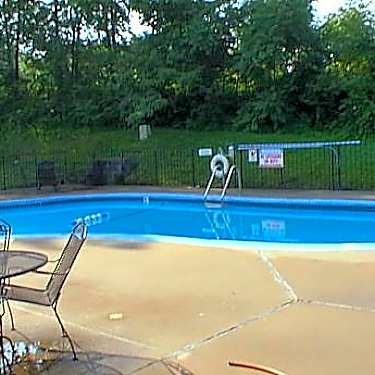 Northland Village 2625 Ne 42nd St Kansas City Mo Apartments For Rent Rent Com