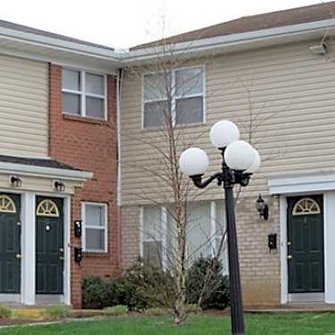 Lafayette Hills Apartments 1011 George Street Easton Pa Apartments For Rent Rent Com