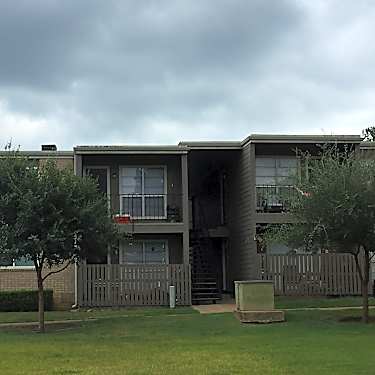Meadowbrook Apartments 4600 Paluxy Dr Tyler Tx Apartments For Rent Rent Com