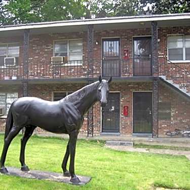 Adams Plaza 689 Adams Avenue Memphis Tn Apartments For Rent Rent Com