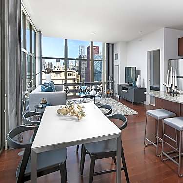 Astoria Tower 8 E 9th St Chicago Il Apartments For Rent Rent Com