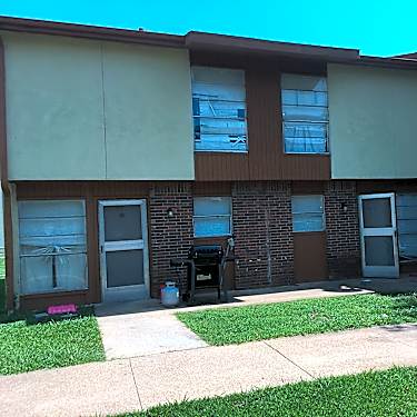 Texas Apartments 1001 Mineral Wells St Terrell Tx Apartments For Rent Rent Com
