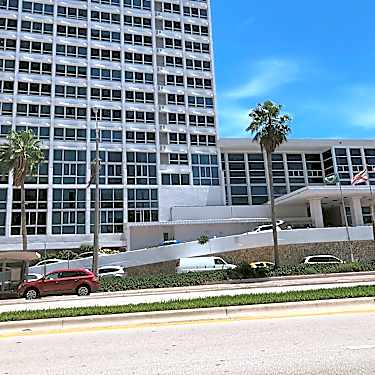 Castillo Del Mar 5445 Collins Ave Miami Beach Fl Apartments For Rent Rent Com
