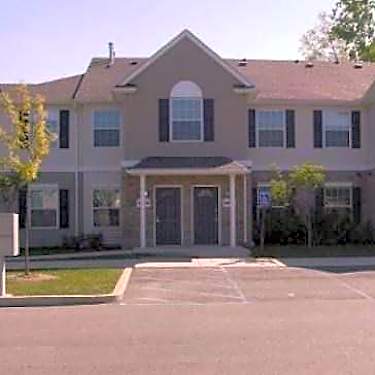 Oaks Of Golden Pond 8940 Charlotte Court Ypsilanti Mi