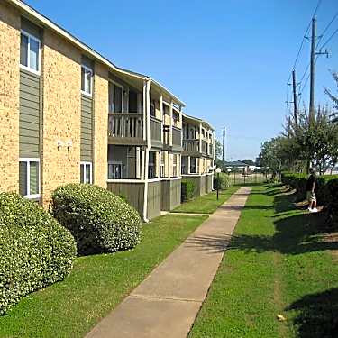 Edgewood Apartments 1601 Highway 90 W Sealy Tx Apartments For Rent Rent Com