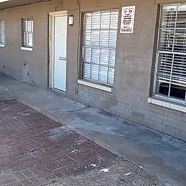 Gulf Breeze Apartments 1727 Main St La Marque Tx Apartments For Rent Rent Com