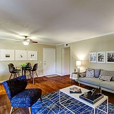 Amber Ridge Apartments 2421 Foothill Blvd La Verne Ca Apartments For Rent Rent Com