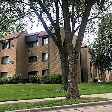 New Hampton Gardens Apartments 4821 N 22nd St Milwaukee Wi Apartments For Rent Rent Com