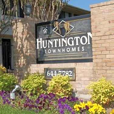 Huntington Townhomes 910 Spring Valley Plaza Richardson Tx Apartments For Rent Rent Com