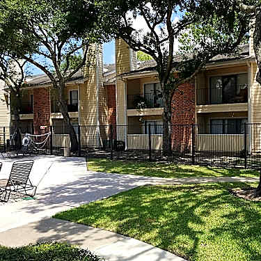 Hunt Garden Apartments 800 Hunt Rd Baytown Tx Apartments For