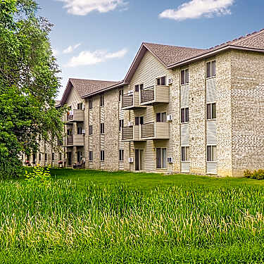 White Pines Apartments 1324 Eagle Creek Boulevard Shakopee Mn
