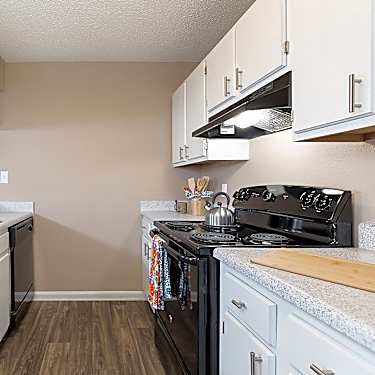 Parc Shores 3925 Satellite Boulevard Duluth Ga Apartments For Rent Rent Com