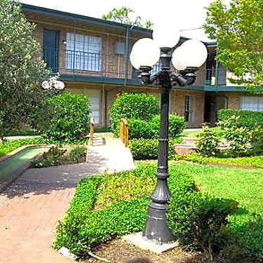 Ashford Willow Falls Apartments 10100 Westpark Drive Houston Tx Apartments For Rent Rent Com