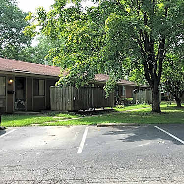 Country Club Apartments 907 W Heritage Dr Columbus Oh