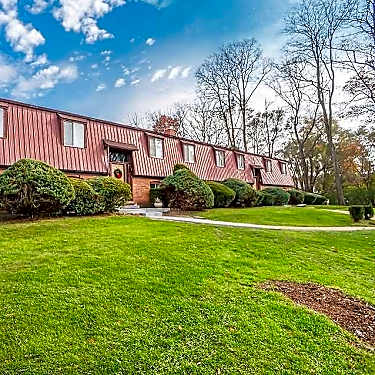 Z On Decker 2151 Decker Rd Walled Lake Mi Apartments For Rent Rent Com
