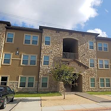 Gulf Coast Arms 6603 Hirsch Rd Houston Tx Apartments For Rent Rent Com