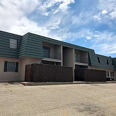 Hunters Run Apartments 4418 Southwest Blvd San Angelo Tx Apartments For Rent Rent Com